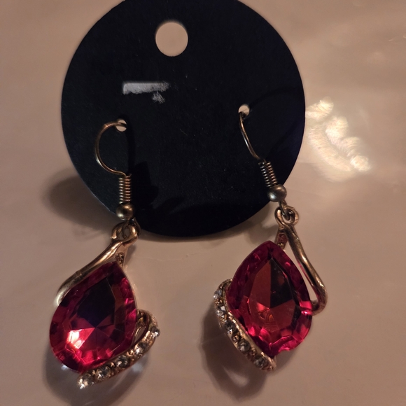 Jewelry - Elegant Red Teardrop Earrings